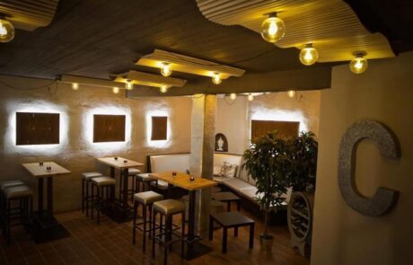 Der Barbereich im Untergeschoss Der Barbereich im Untergeschoss