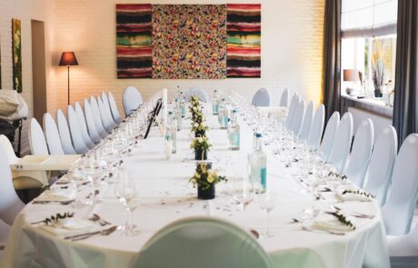 Gedeckte Tafel für private Feiern Gedeckte Tafel für private Feiern